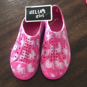 NWT Pool and Play Shoes